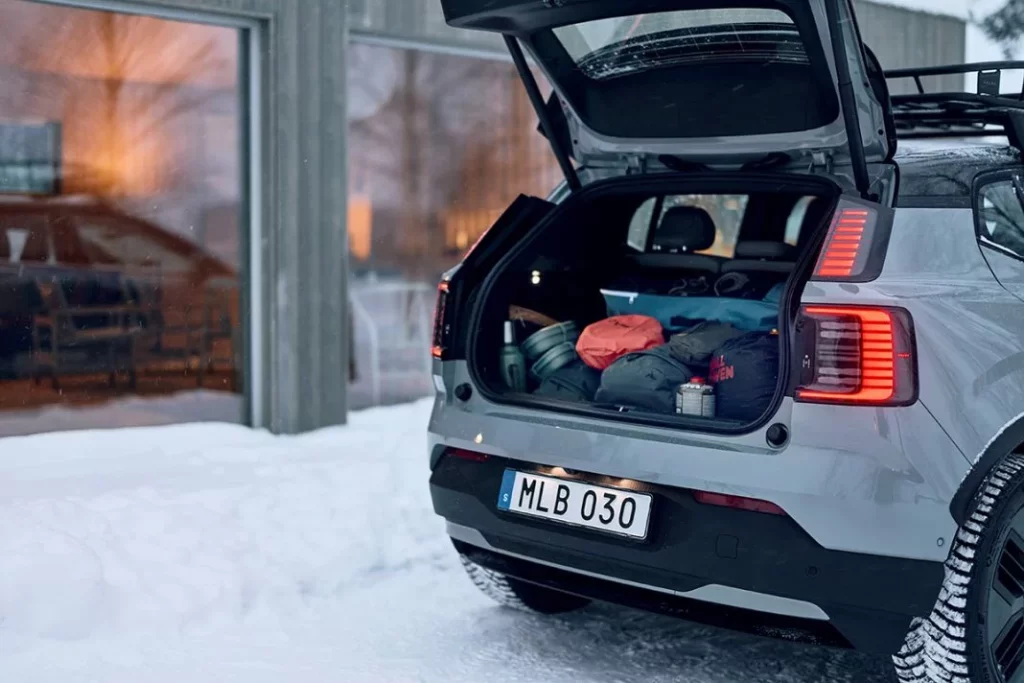 Volvo EX30 Cross Country with Swedish winter cabin 8 Motor16