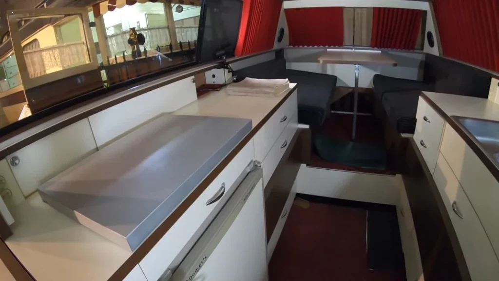 La autocaravana perfecta la ha creado un ingeniero de Boeing y cuesta unos 20.000 euros 1 Motor16 No es la primera vez que se transforma un Cadillac en una autocaravana