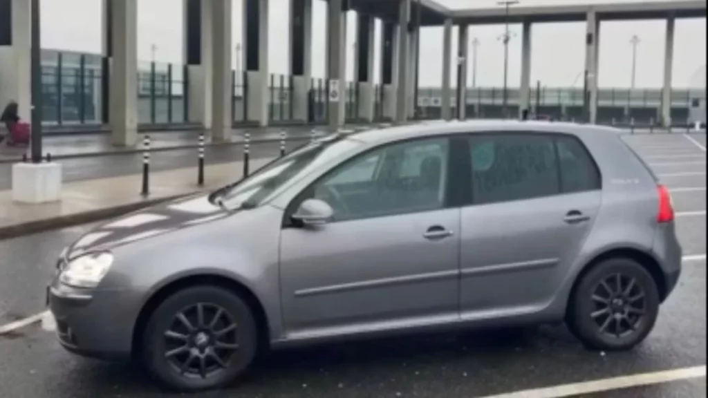 Olvida su coche aparcado en el aeropuerto y a su regreso cuesta como un Porsche 911 2 Motor16 Una deuda mayor al valor del Volkswagen Golf GTI