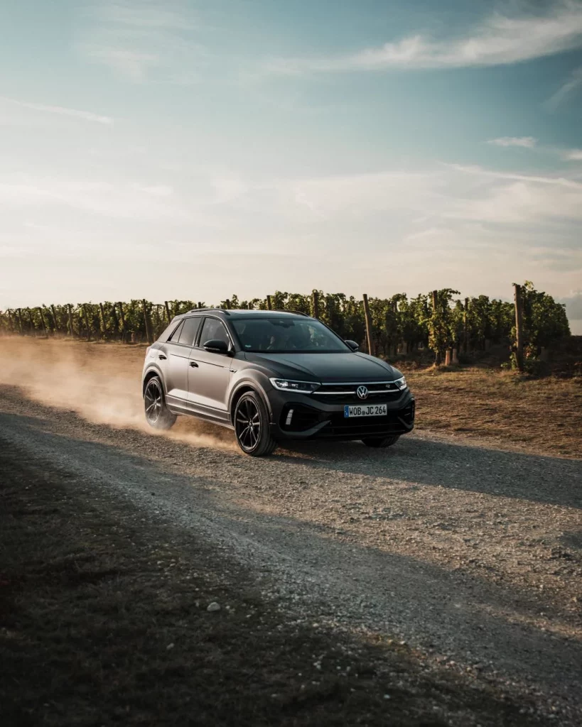 Volkswagen T-Roc R: Ahora es más barato y se ofrece con “chuches” en la versión Carbon Mate 40 Motor16 volkswagen t roc r carbon mate 1 16 Motor16