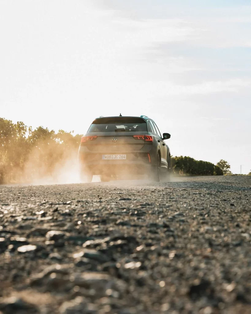 Volkswagen T-Roc R: Ahora es más barato y se ofrece con “chuches” en la versión Carbon Mate 52 Motor16 volkswagen t roc r carbon mate 1 22 Motor16