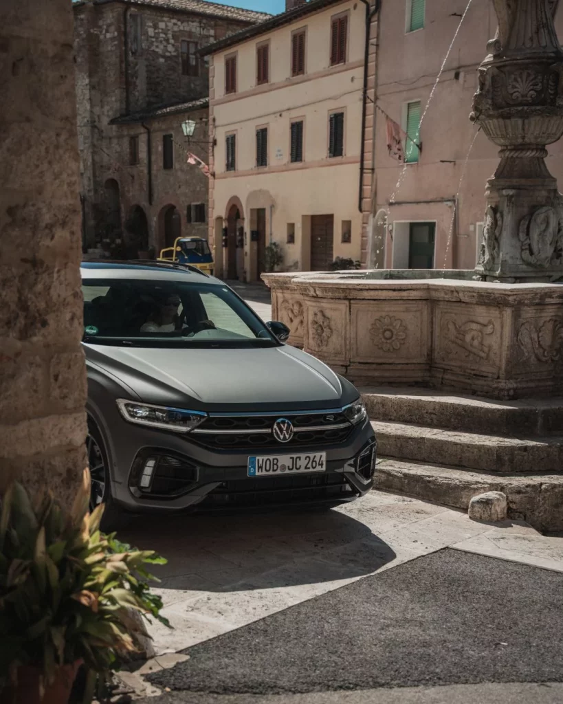 Volkswagen T-Roc R: Ahora es más barato y se ofrece con “chuches” en la versión Carbon Mate 45 Motor16 volkswagen t roc r carbon mate 1 29 Motor16