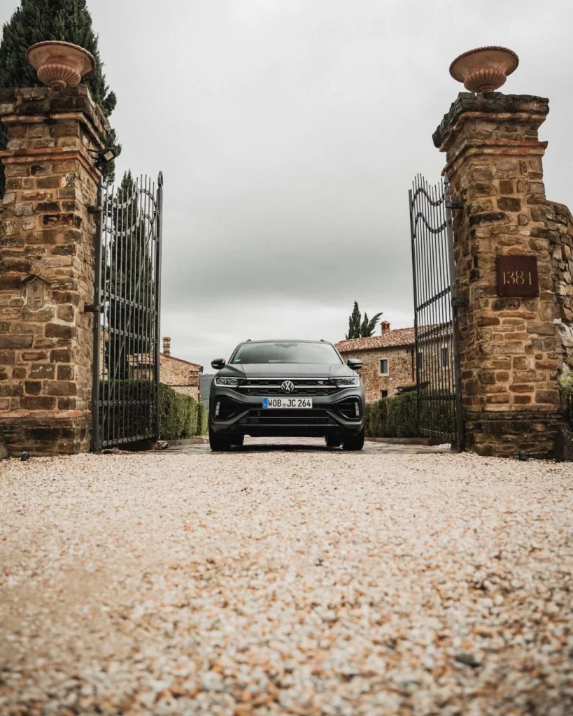 Volkswagen T-Roc R: Ahora es más barato y se ofrece con “chuches” en la versión Carbon Mate 46 Motor16 volkswagen t roc r carbon mate 1 33 Motor16