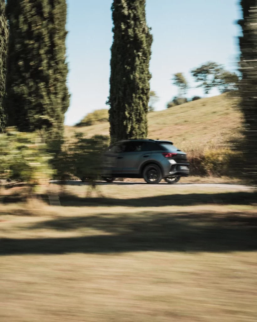 Volkswagen T-Roc R: Ahora es más barato y se ofrece con “chuches” en la versión Carbon Mate 42 Motor16 volkswagen t roc r carbon mate 1 36 Motor16