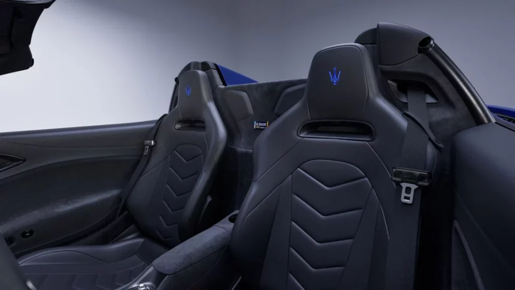 11 Maserati MC20 Cielo Less is More Motor16