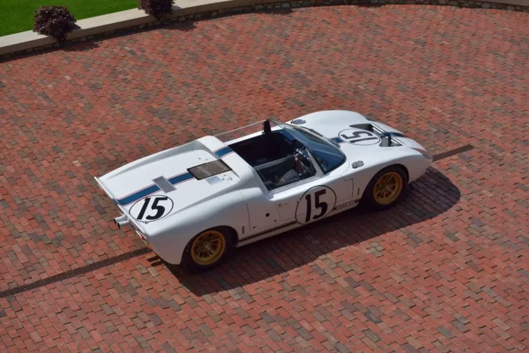 Este Ford GT Roadster es tan especial que valdrá su peso en oro