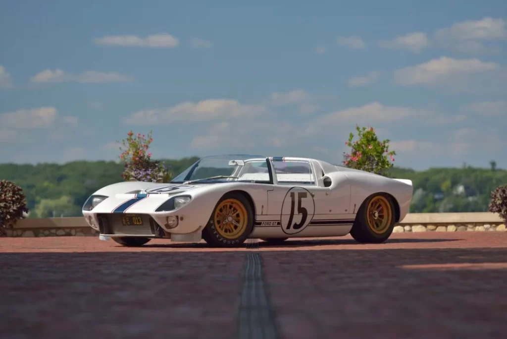 1965 Ford GT Roadster Prototype. Le Mans. Imagen exterior.