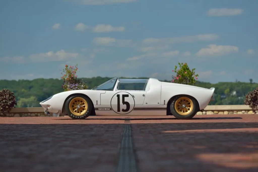 1965 Ford GT40 Roadster 6 Motor16