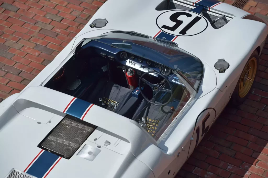 1965 Ford GT Roadster Prototype. Le Mans. Imagen interior.