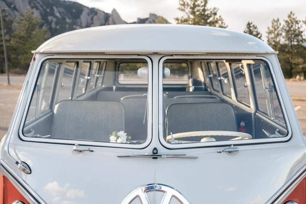 Este Volkswagen Bus de 21 ventanas ha sido más caro que un ID.Buzz 19 Motor16 1965 Volkswagen Bus 21 ventanas BaT 15 Motor16