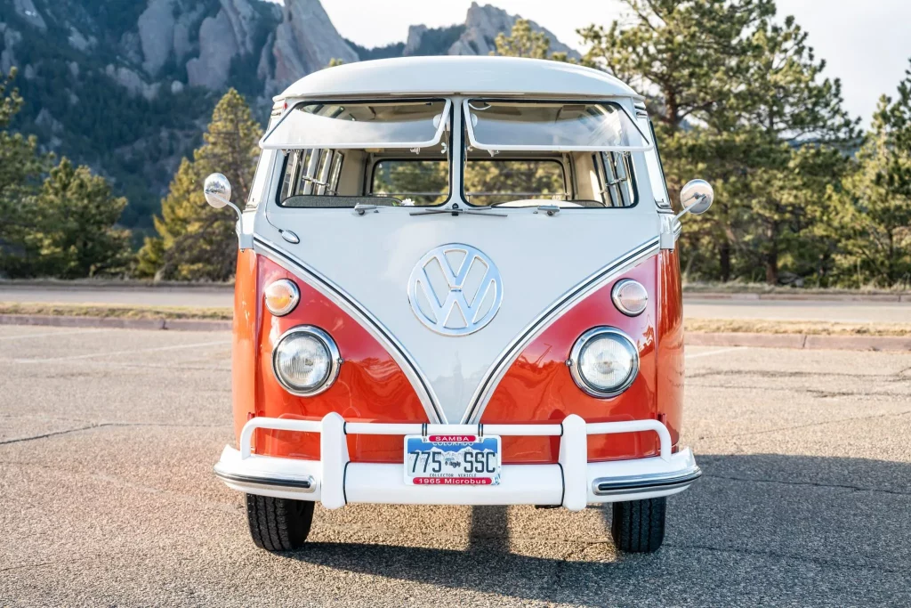 Este Volkswagen Bus de 21 ventanas ha sido más caro que un ID.Buzz 4 Motor16 1965 Volkswagen Bus 21 ventanas BaT 2 Motor16