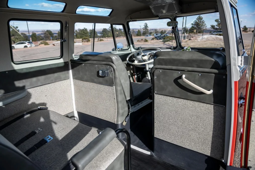 Este Volkswagen Bus de 21 ventanas ha sido más caro que un ID.Buzz 37 Motor16 1965 Volkswagen Bus 21 ventanas BaT 32 Motor16