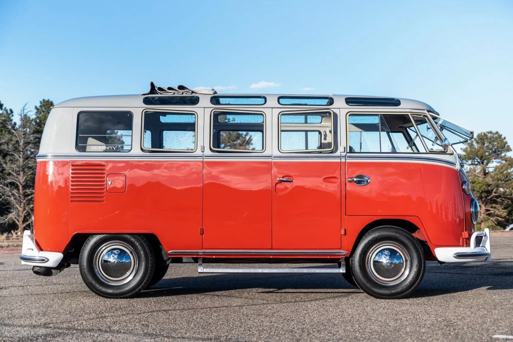 Este Volkswagen Bus de 21 ventanas ha sido más caro que un ID.Buzz 12 Motor16 1965 Volkswagen Bus 21 ventanas BaT 4 Motor16