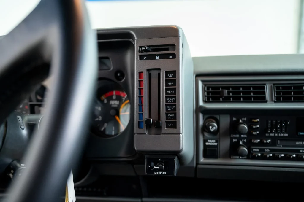 1993 GMC Typhoon BaT 27 Motor16
