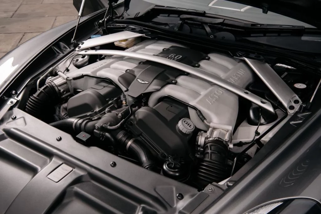 2013 Aston Martin Rapide. Jet 2+2. Bertone. Imagen motor.