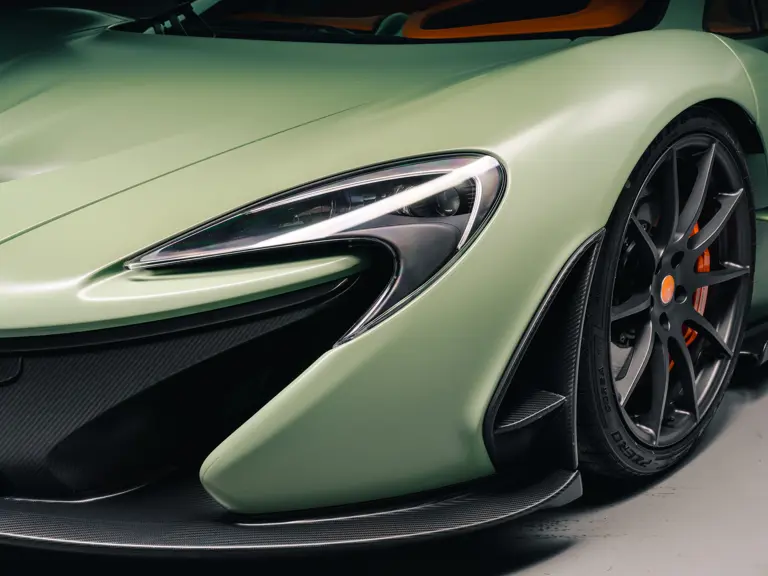 ¿Quieres ver un McLaren P1 único? Enciende la luz 16 Motor16 2013 McLaren P1 RM Sothebys 12 Motor16