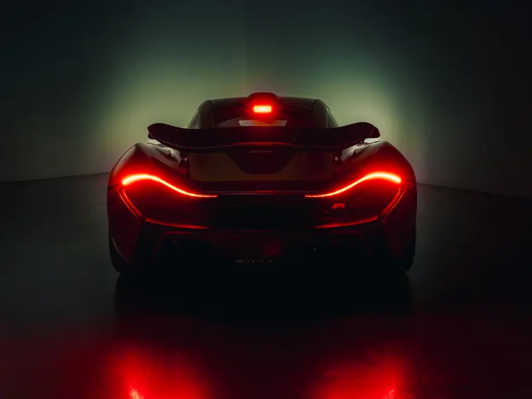 ¿Quieres ver un McLaren P1 único? Enciende la luz 12 Motor16 2013 McLaren P1 RM Sothebys 19 Motor16