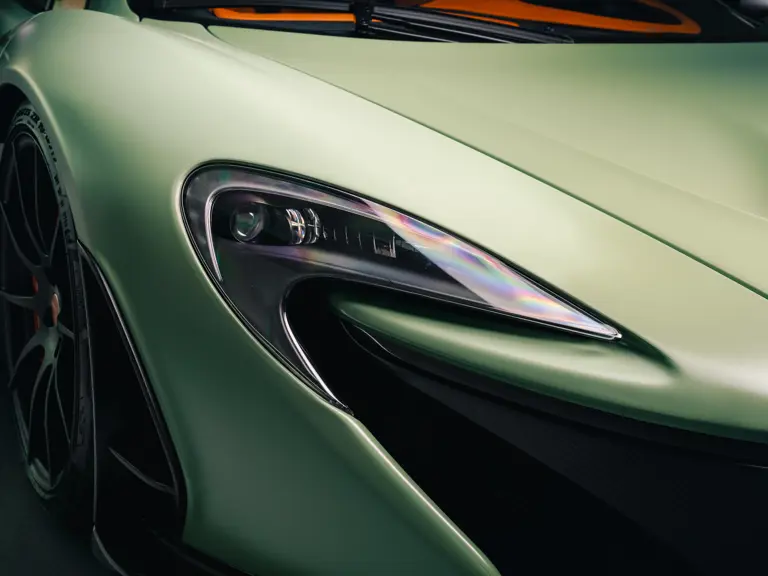 ¿Quieres ver un McLaren P1 único? Enciende la luz 15 Motor16 2013 McLaren P1 RM Sothebys 23 Motor16