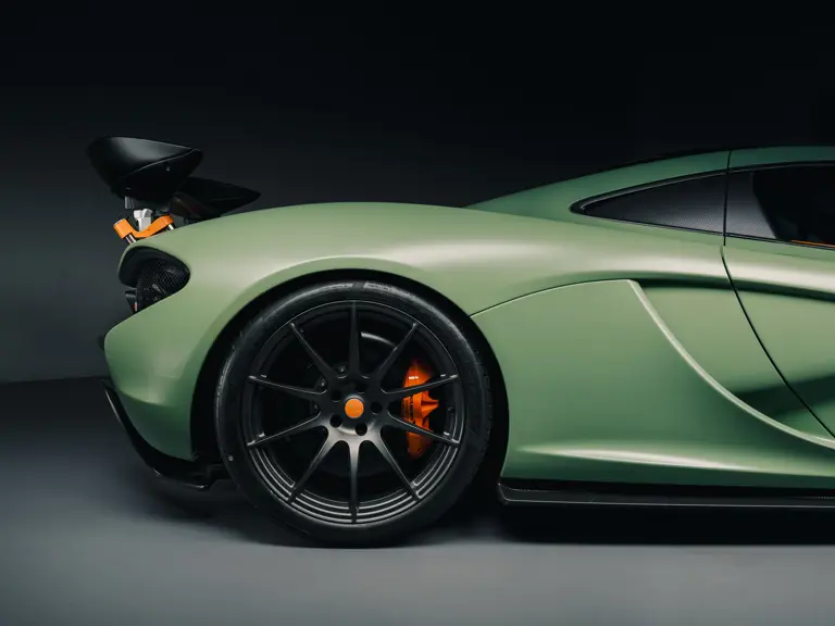 ¿Quieres ver un McLaren P1 único? Enciende la luz 21 Motor16 2013 McLaren P1 RM Sothebys 4 Motor16
