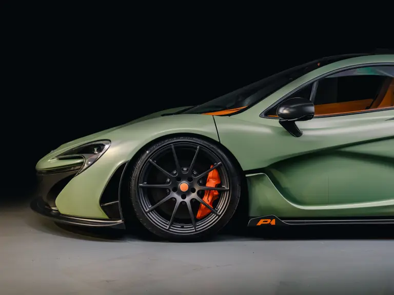 ¿Quieres ver un McLaren P1 único? Enciende la luz 19 Motor16 2013 McLaren P1 RM Sothebys 41 Motor16
