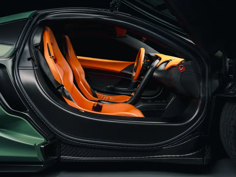 ¿Quieres ver un McLaren P1 único? Enciende la luz 32 Motor16 2013 McLaren P1 RM Sothebys 7 Motor16