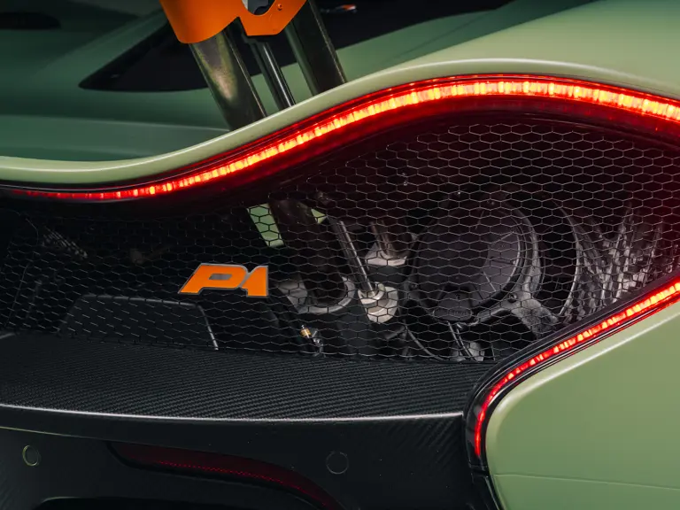 ¿Quieres ver un McLaren P1 único? Enciende la luz 27 Motor16 2013 McLaren P1 RM Sothebys 8 Motor16