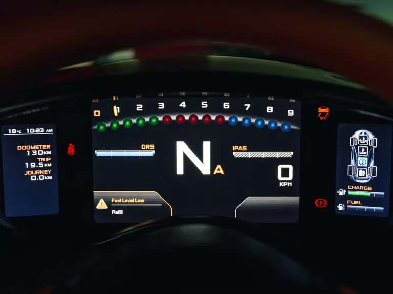¿Quieres ver un McLaren P1 único? Enciende la luz 39 Motor16 2013 McLaren P1 RM Sothebys 9 Motor16