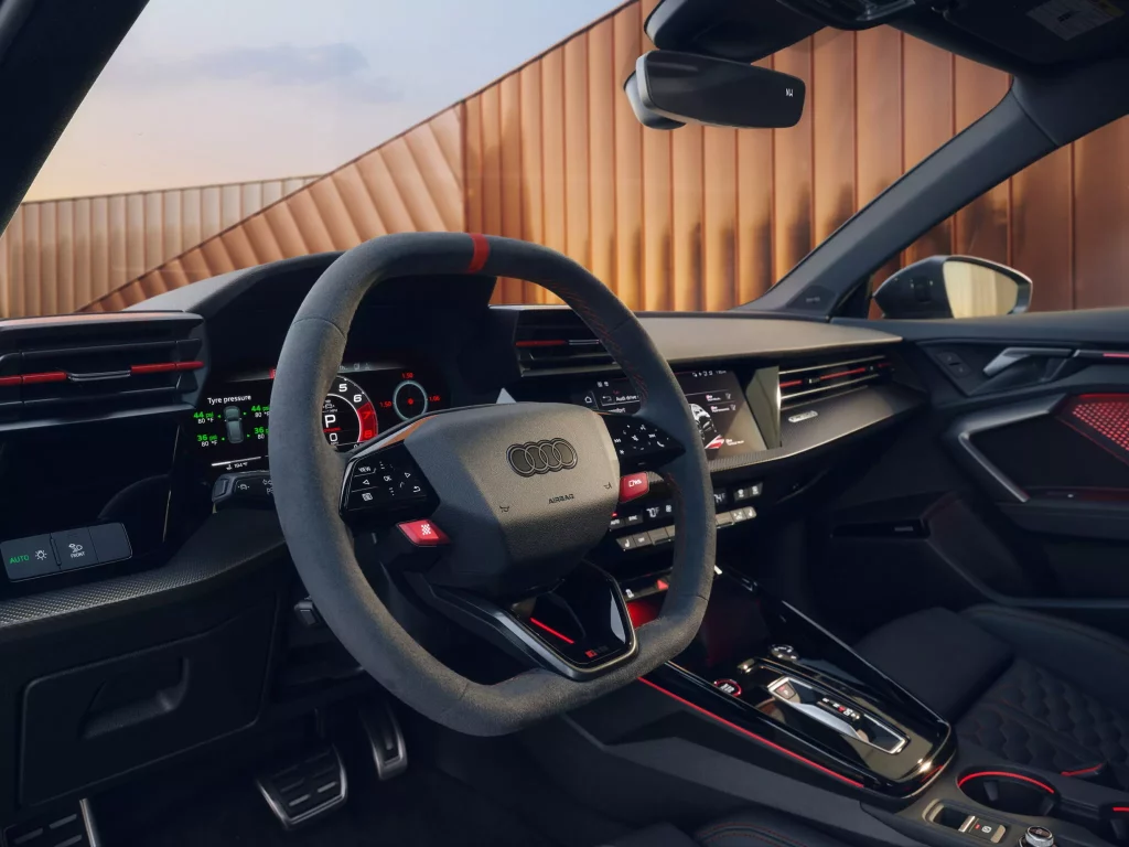 2025 Audi RS3 Sedan. USA. Imagen interior.