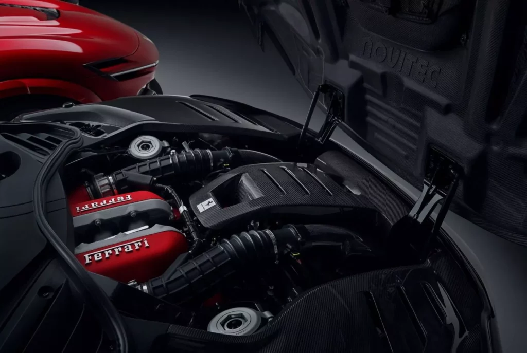 2025 Ferrari Purosangue. Novitec Esteso. Imagen motor.