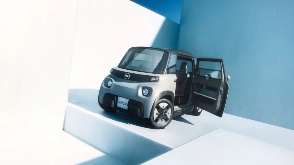 2025 Opel Rocks. Imagen delantera.