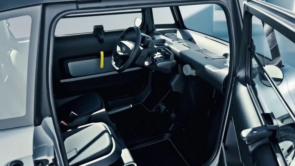 2025 Opel Rocks. Imagen interior.