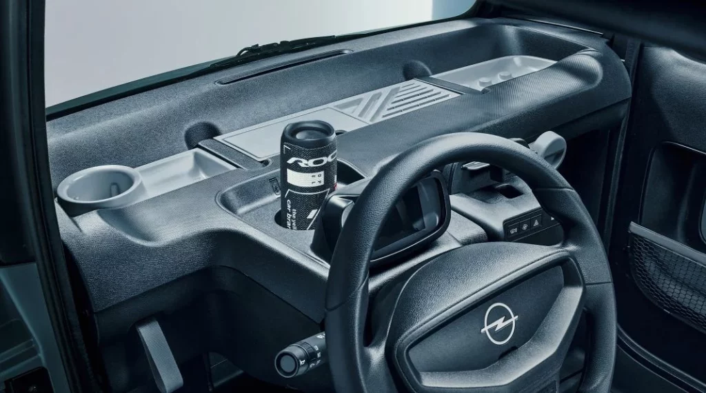 2025 Opel Rocks. Imagen detalle.