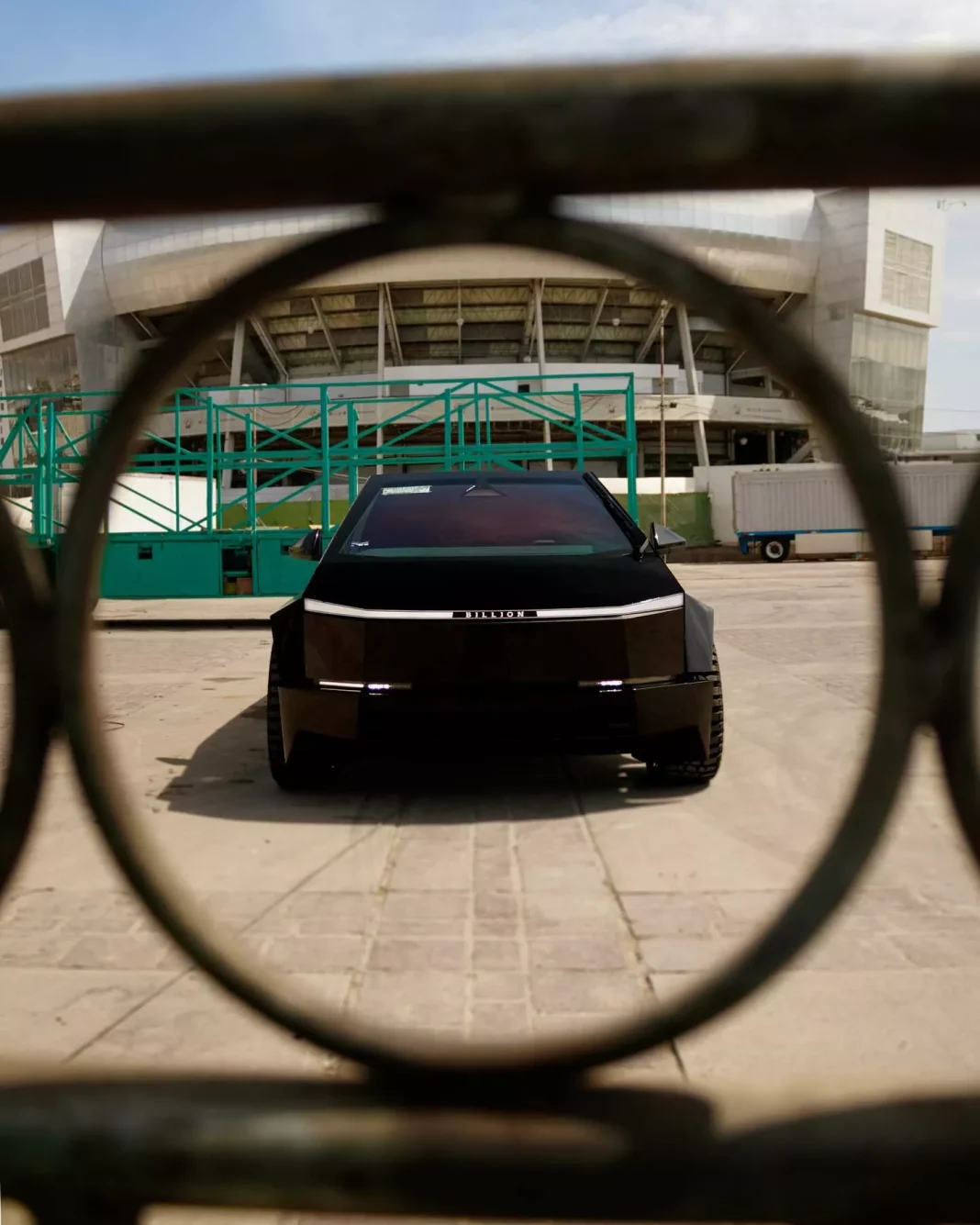 2025 Tesla Cybertruck Widebody. Billion Group. Imagen portada.