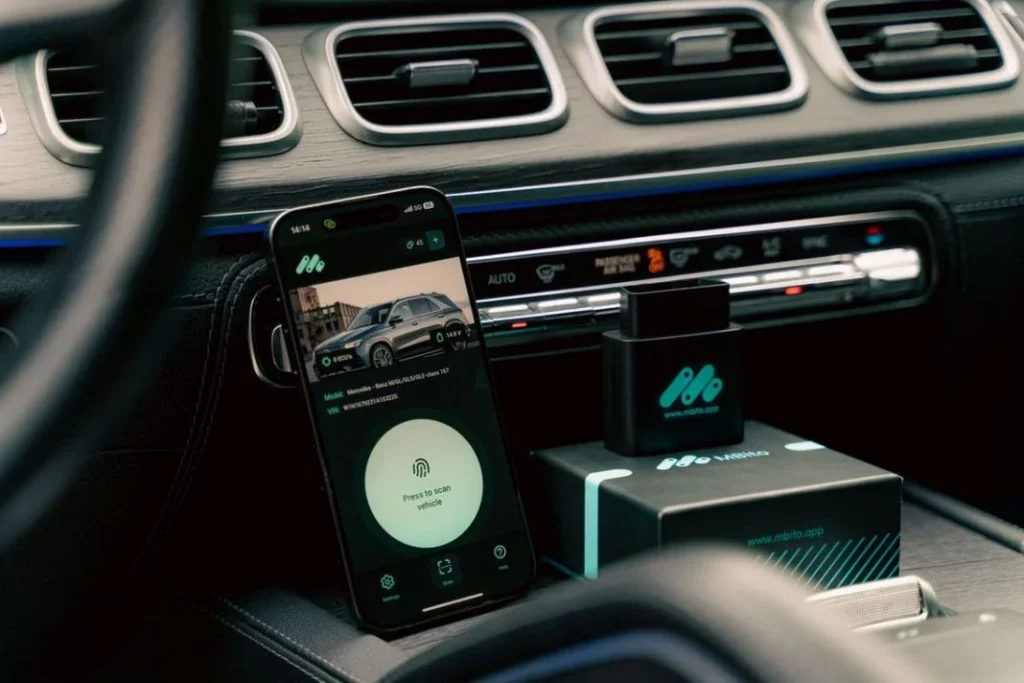 Dispositivo OBD CarPlay Mercedes