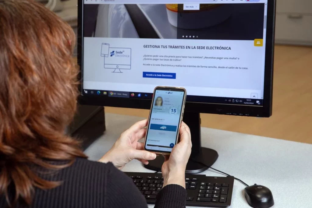 7 casos que la DGT dice que son más comunes de lo que te piensas: y tienen que ver con tu carnet de conducir 2 Motor16 Carnet de conducir digital