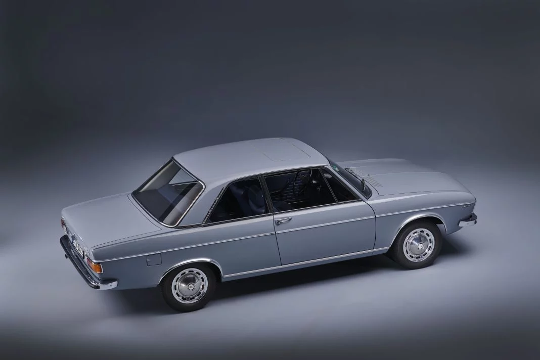 AUDI-100-1-GEN.webp