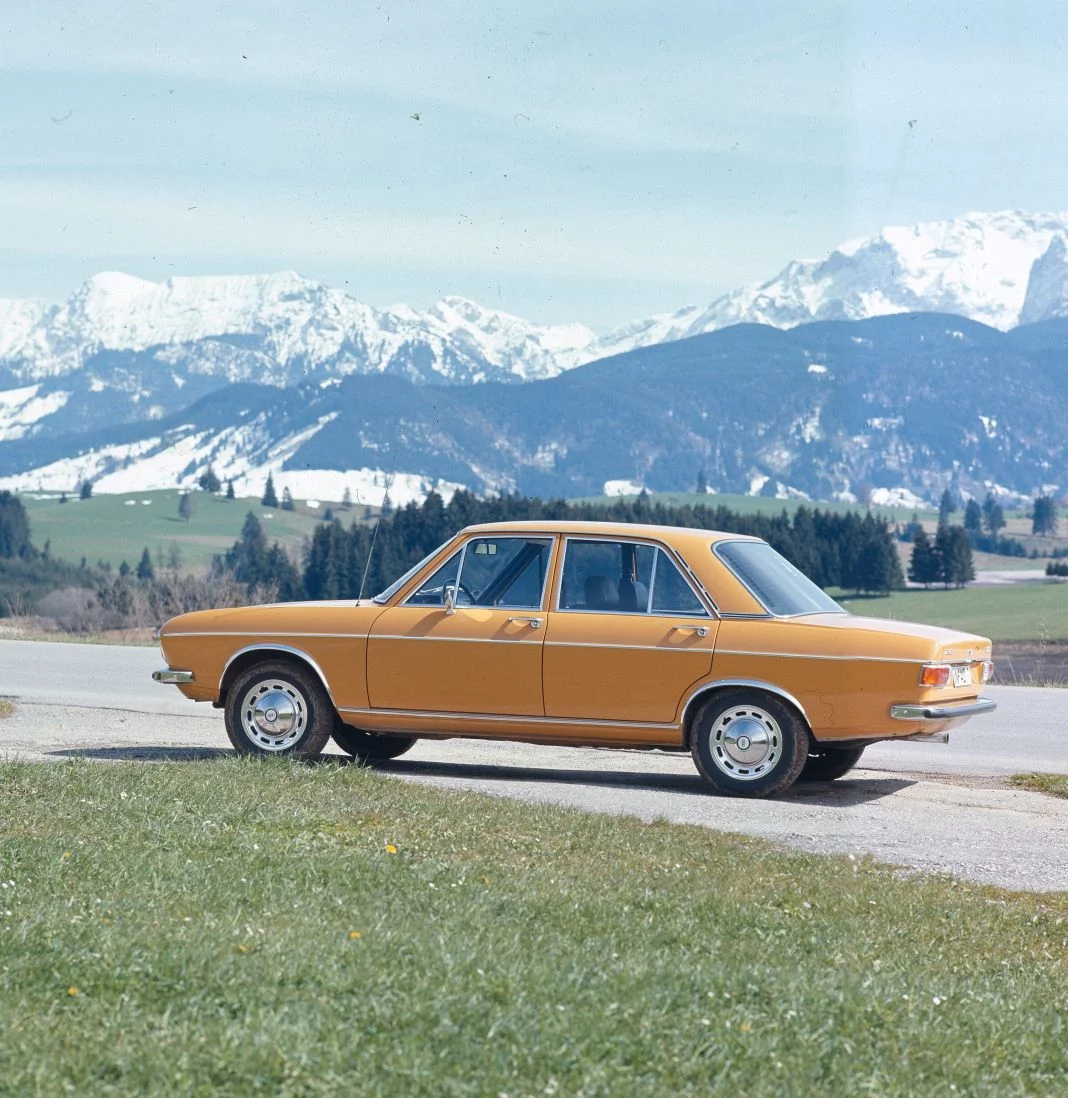AUDI-100-PRIMERO.webp