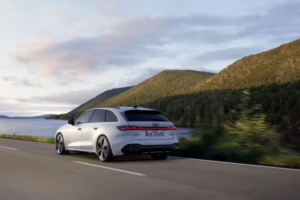 AUDI A5 AVANT E HYBRID 2 Motor16