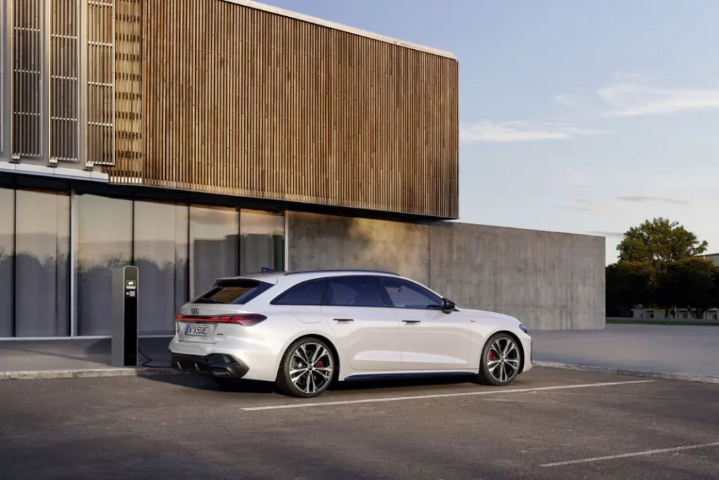 AUDI A5 AVANT E HYBRID 3 Motor16
