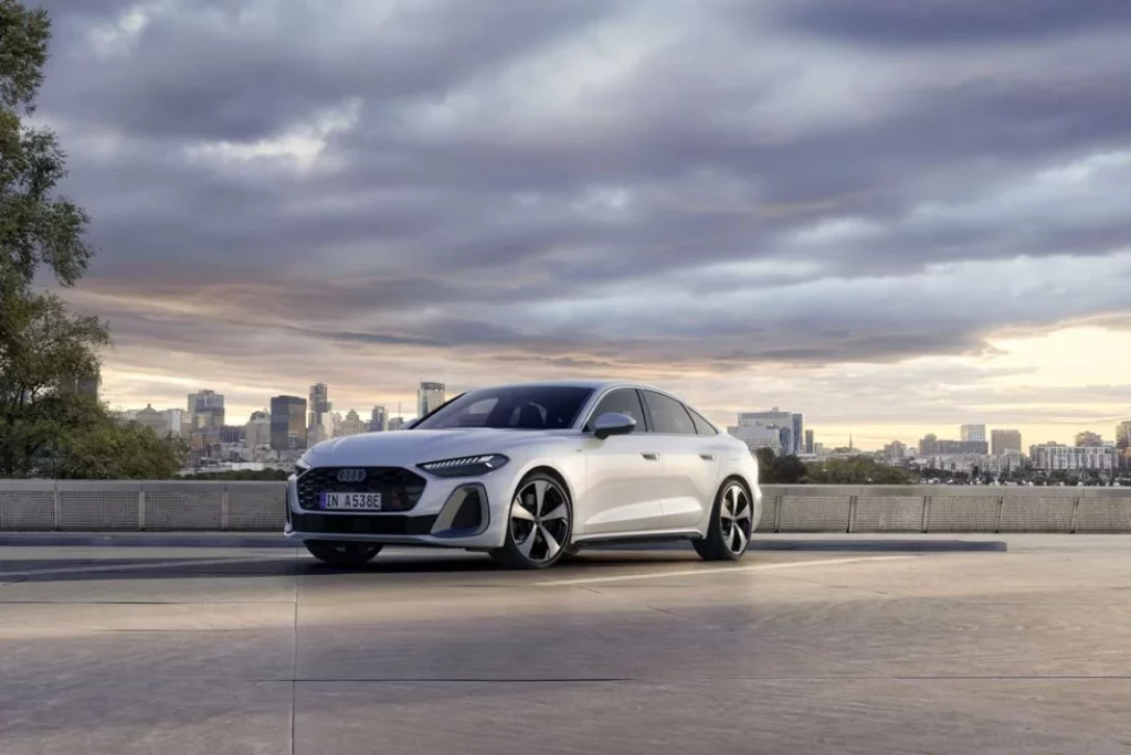 AUDI A5 SEDAN E HYBRID 14 Motor16