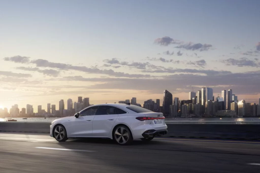 AUDI A5 SEDAN E HYBRID 15 Motor16