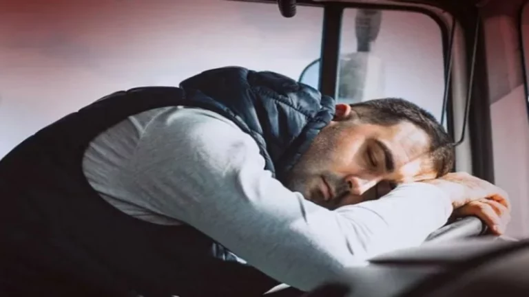 5 efectos secundarios que notarás al conducir con el cambio de hora del domingo