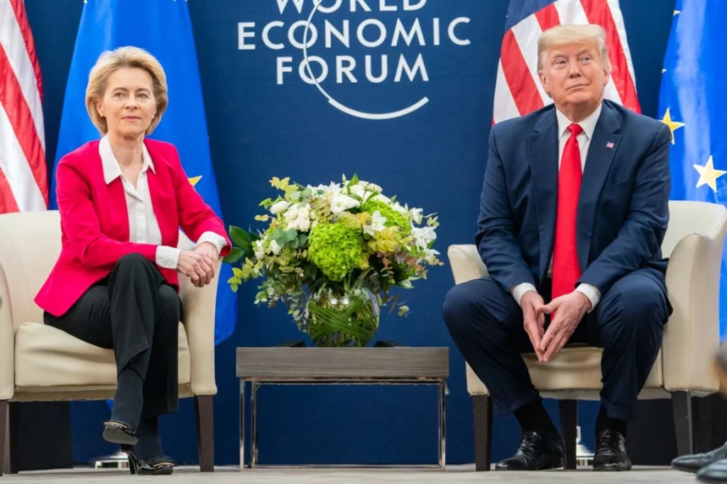 Los fabricantes de coches hacen cálculos de lo que suponen los aranceles de Trump 2 Motor16 EuropaPress 2602470 handout 21 january 2020 switzerland davos us president donald trump meets Motor16