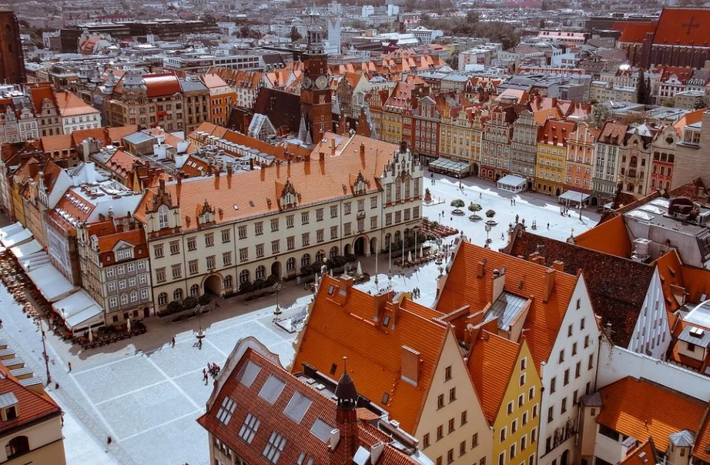 Polonia Pixabay old town 5062333 1280 Motor16
