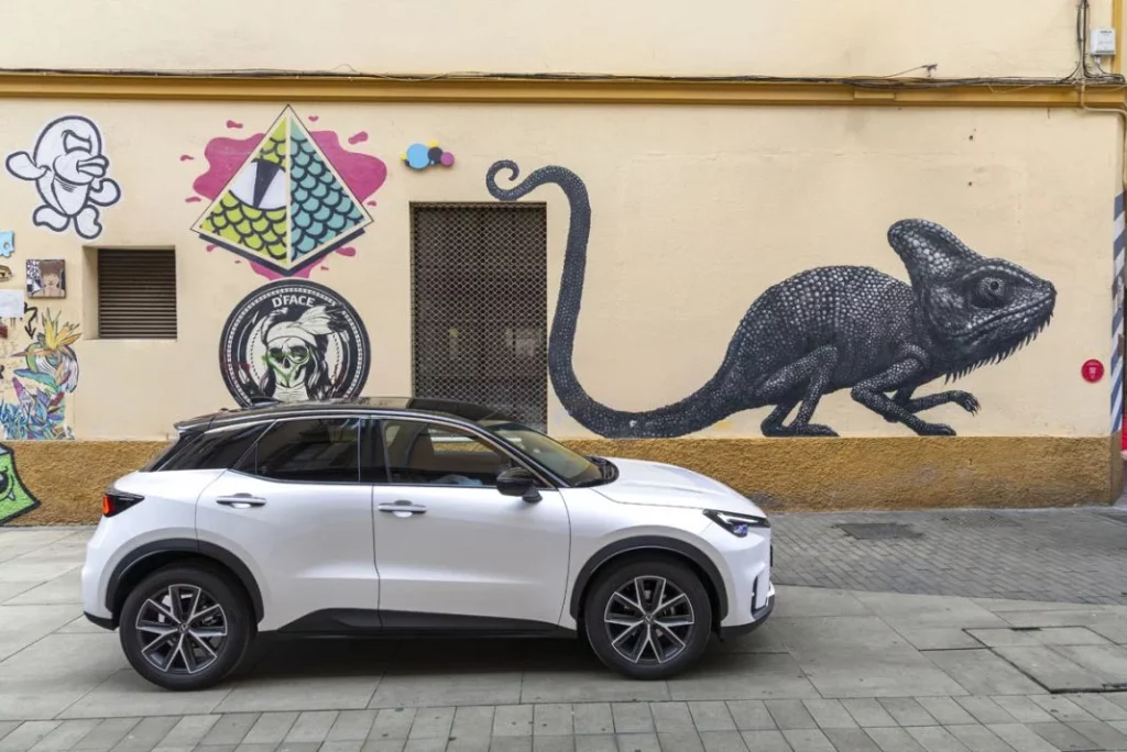 RUTA LEXUS LBX MALAGA Camaleon De Roa 1 Motor16