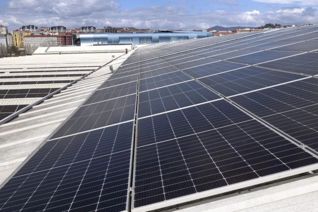 STELLANTIS VIGO PLANTA SOLAR SOBRE CUBIERTA5 Motor16