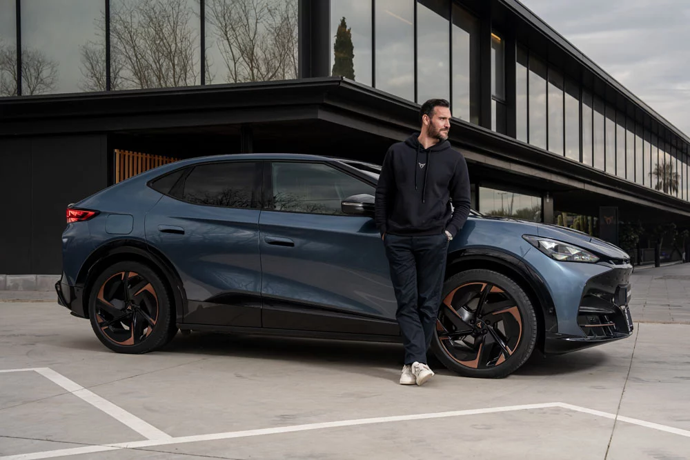 Saul Craviotto Cupra Tavascan5 Motor16