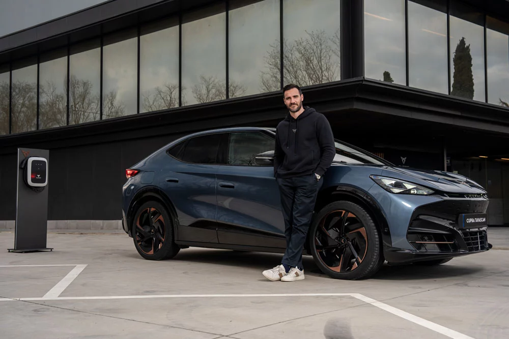 Saul Craviotto Cupra Tavascan7 Motor16
