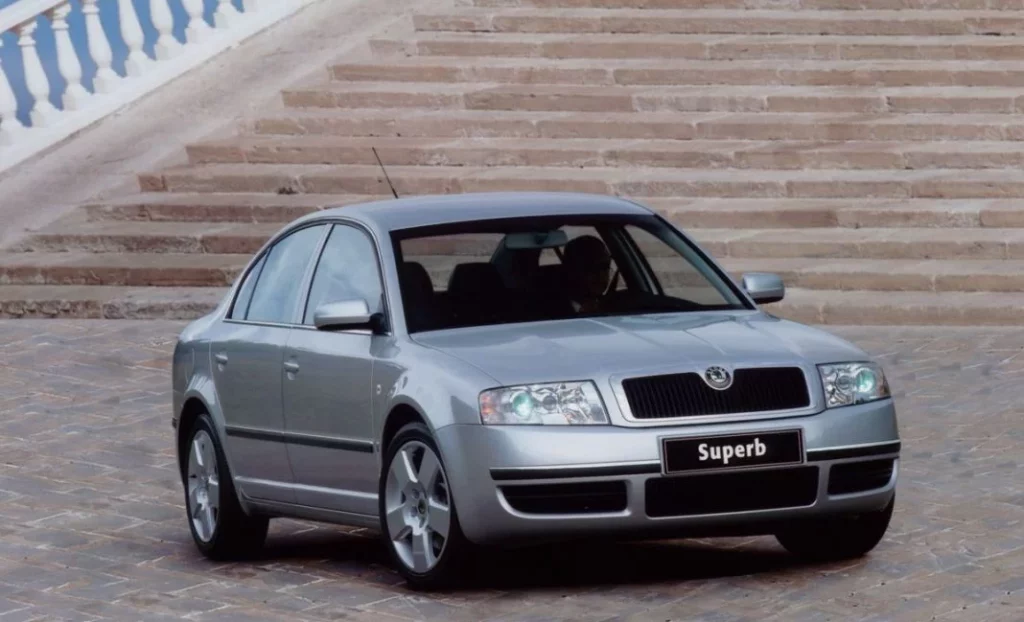Skoda Superb Motor16
