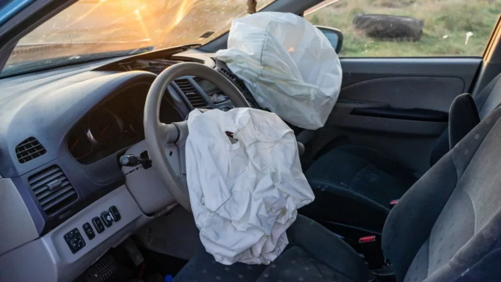 ¿Hay que revisar el airbag del coche? En una imagen tienes la respuesta 1 Motor16 La importancia de controlar el airbag